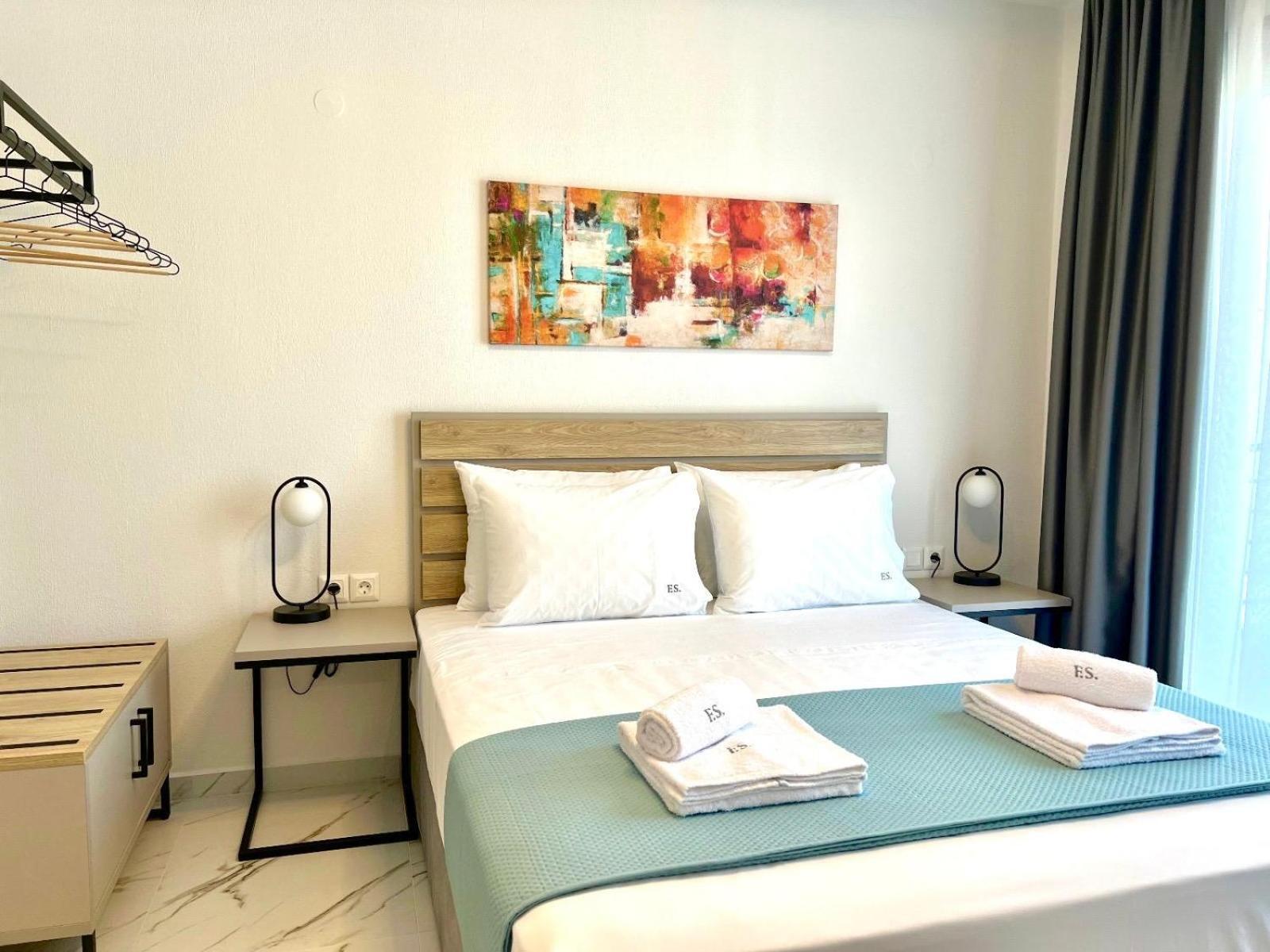 Four Shades Luxury Suites Сарти Экстерьер фото