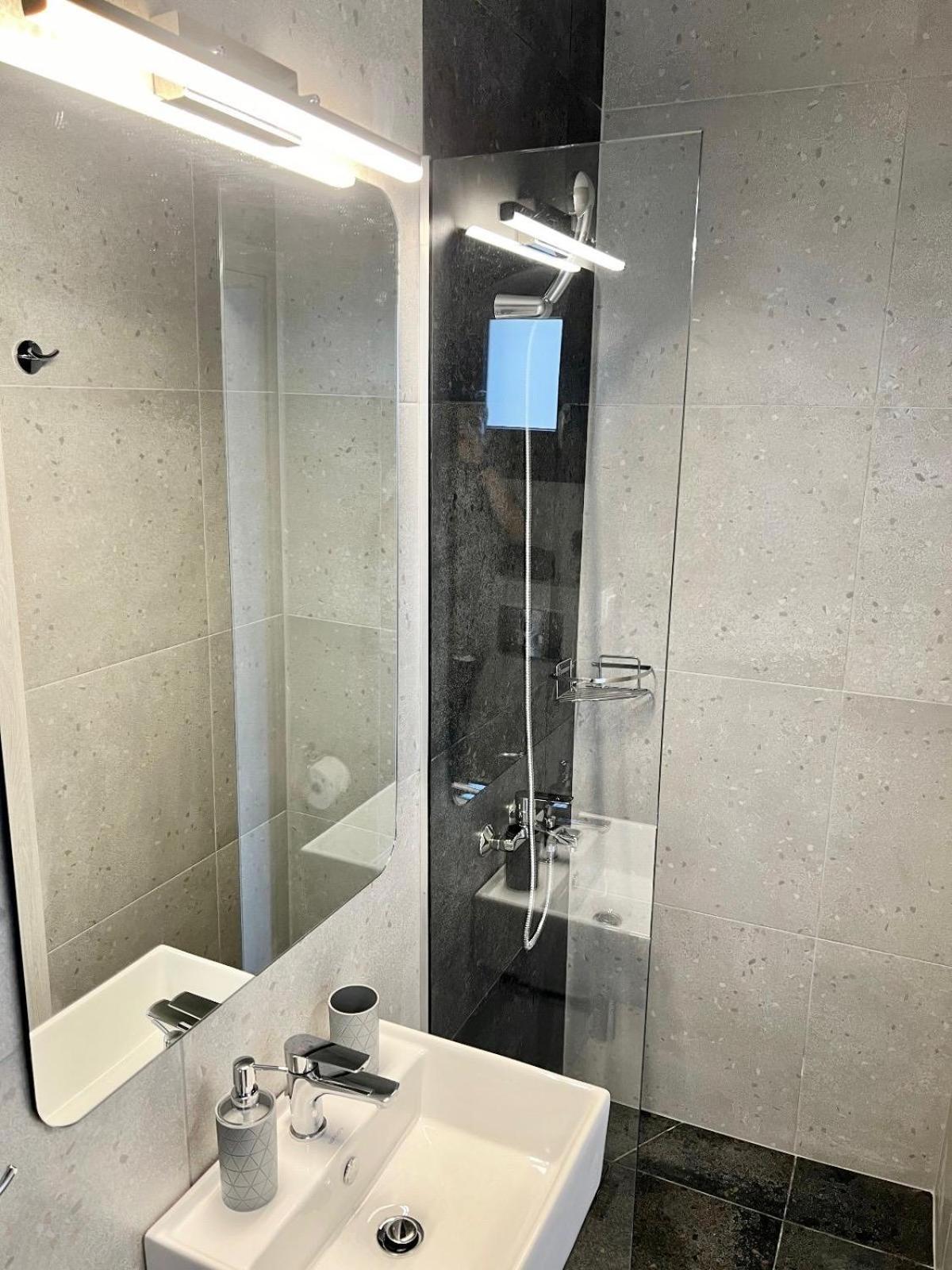 Four Shades Luxury Suites Сарти Экстерьер фото