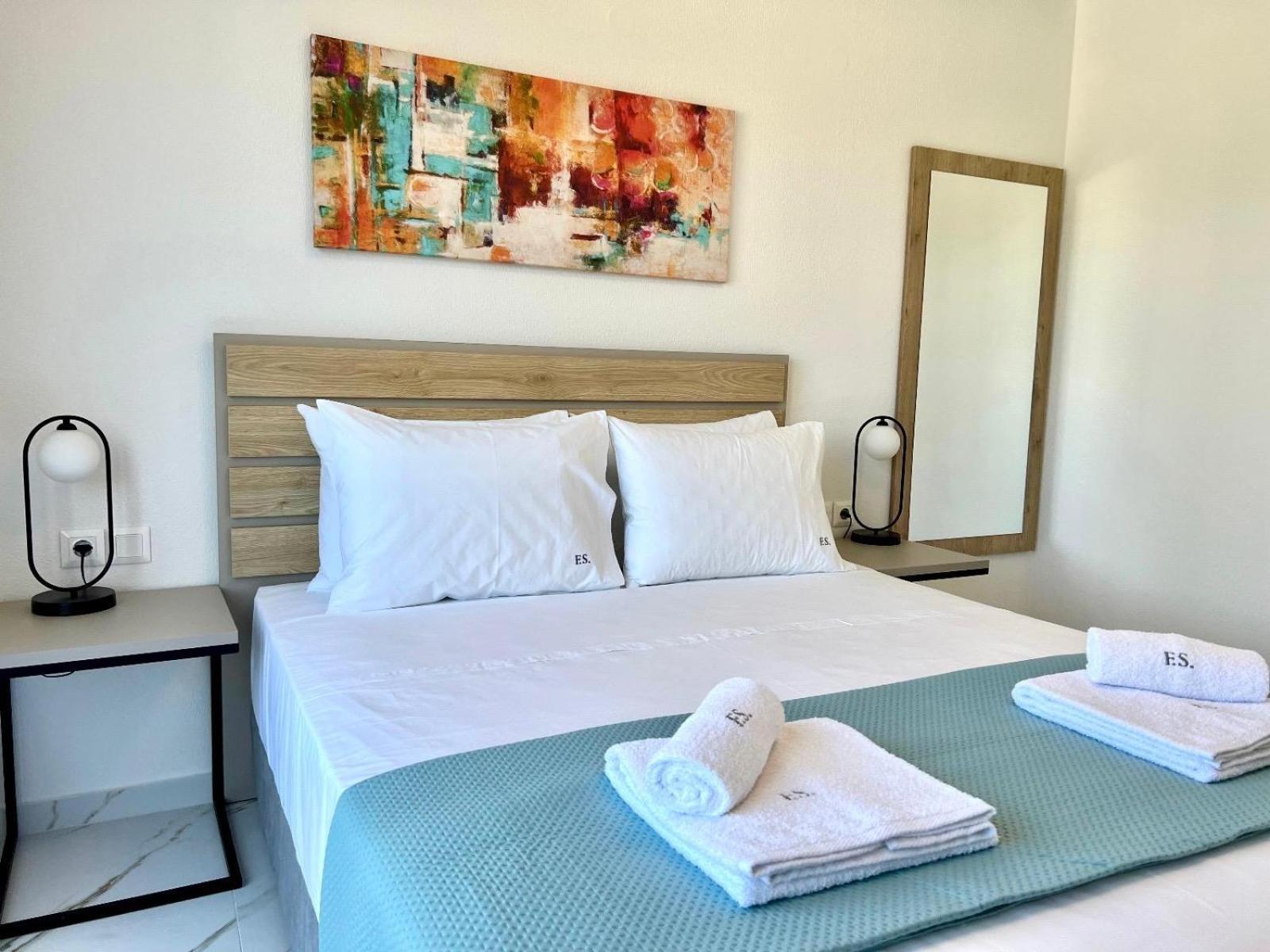Four Shades Luxury Suites Сарти Экстерьер фото
