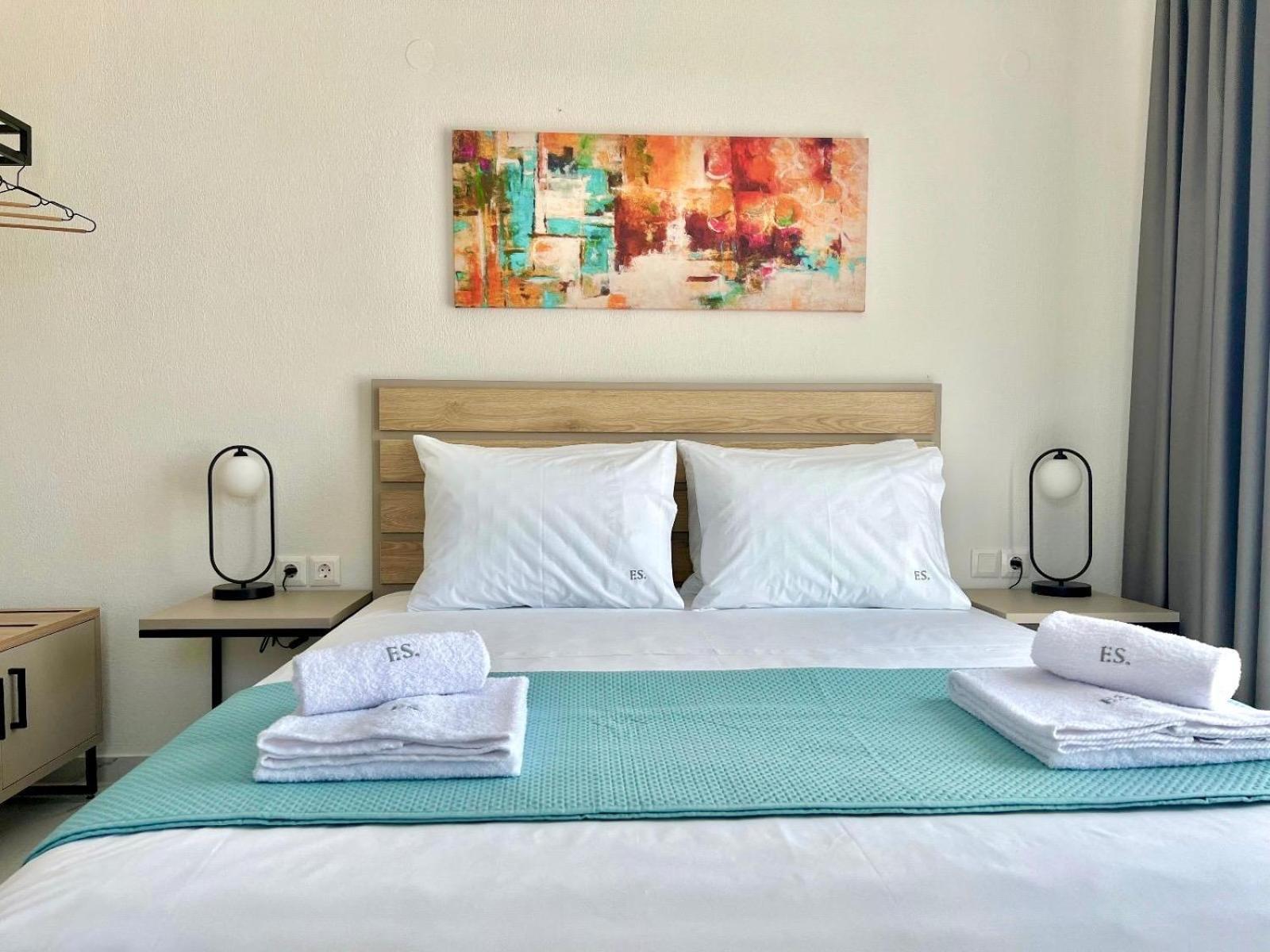 Four Shades Luxury Suites Сарти Экстерьер фото