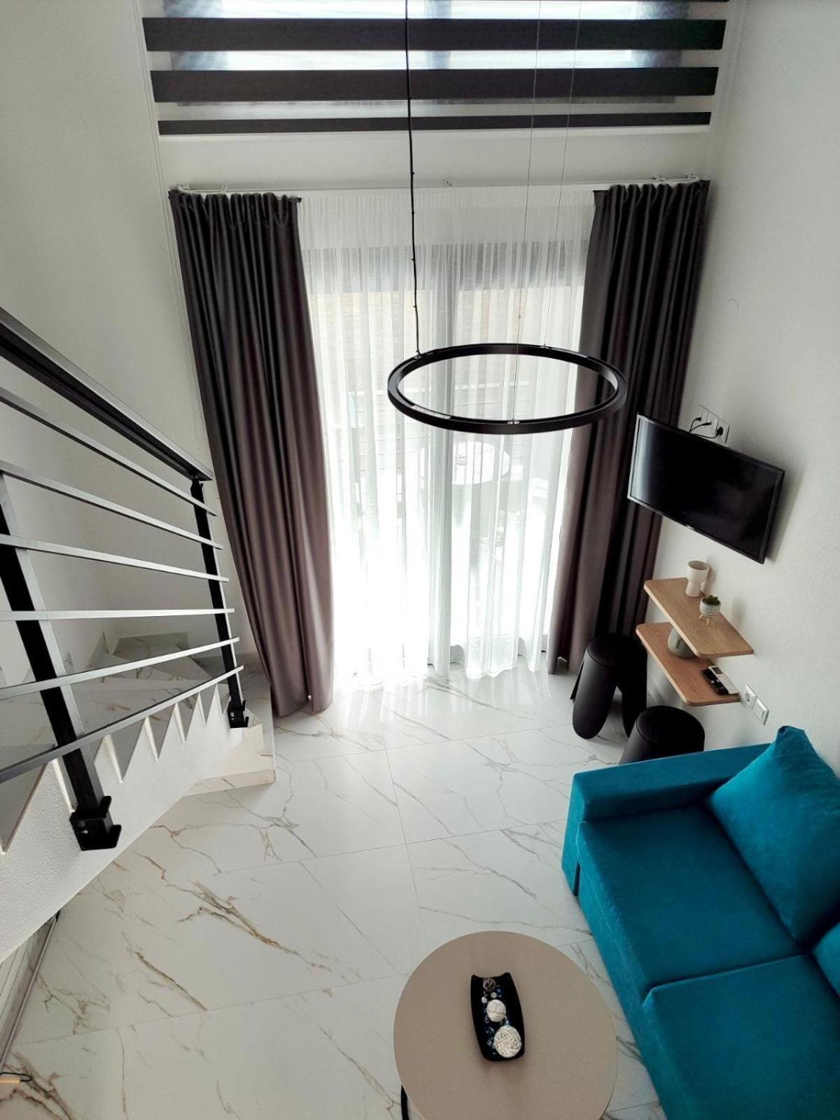 Four Shades Luxury Suites Сарти Экстерьер фото