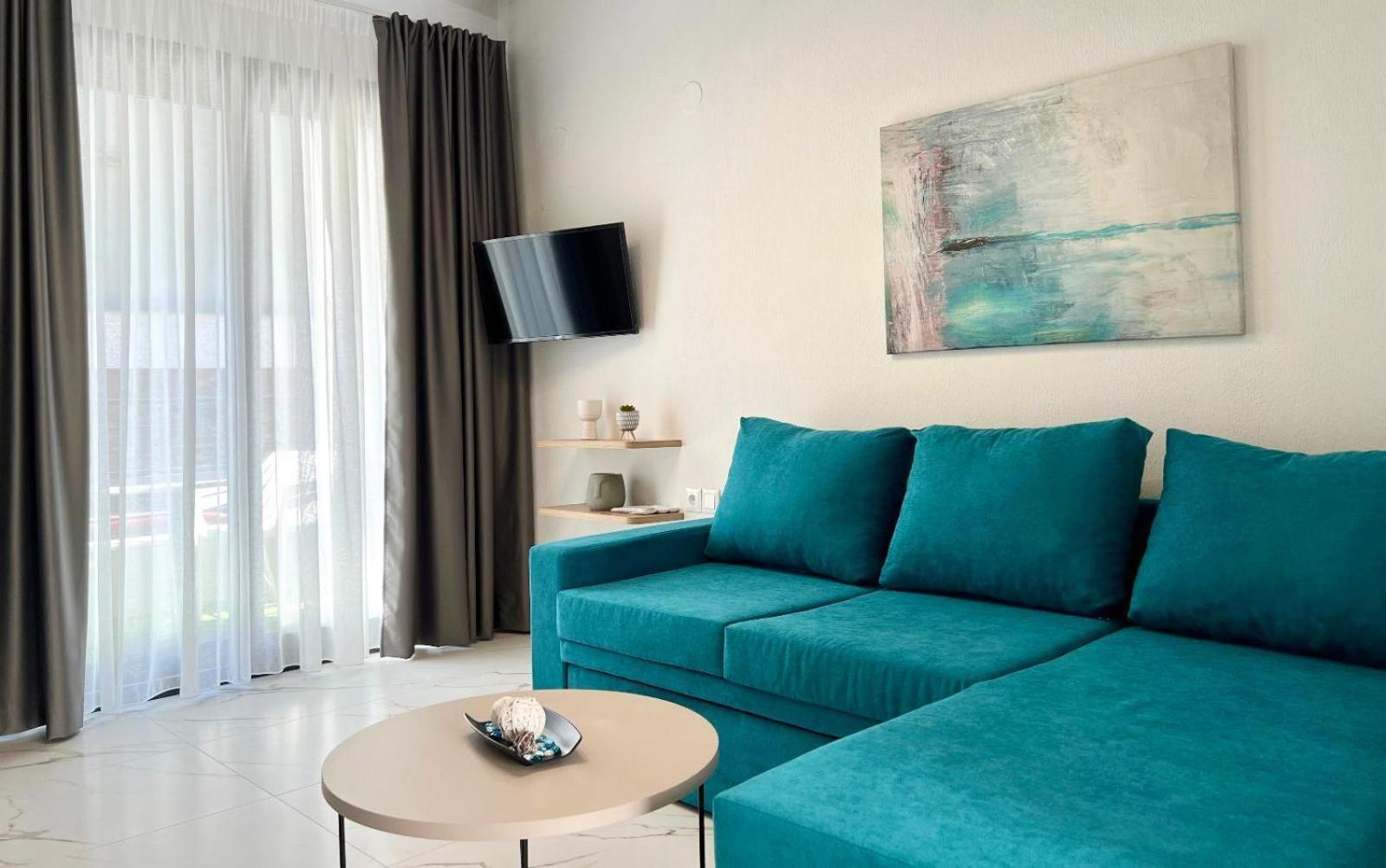 Four Shades Luxury Suites Сарти Экстерьер фото