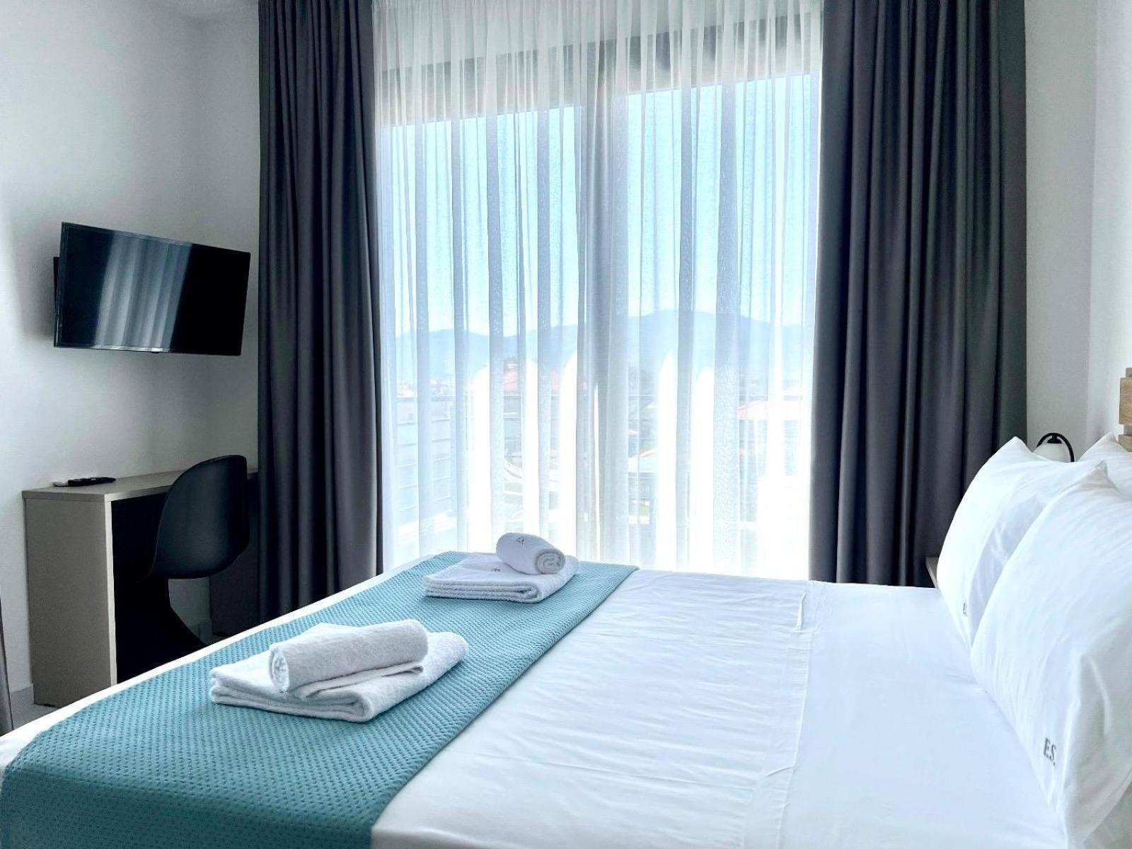 Four Shades Luxury Suites Сарти Экстерьер фото
