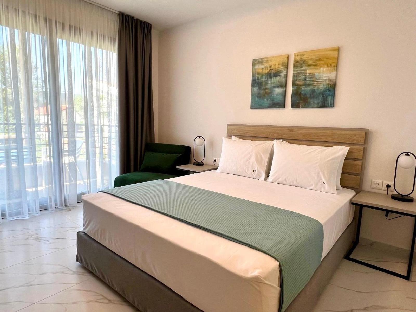 Four Shades Luxury Suites Сарти Экстерьер фото