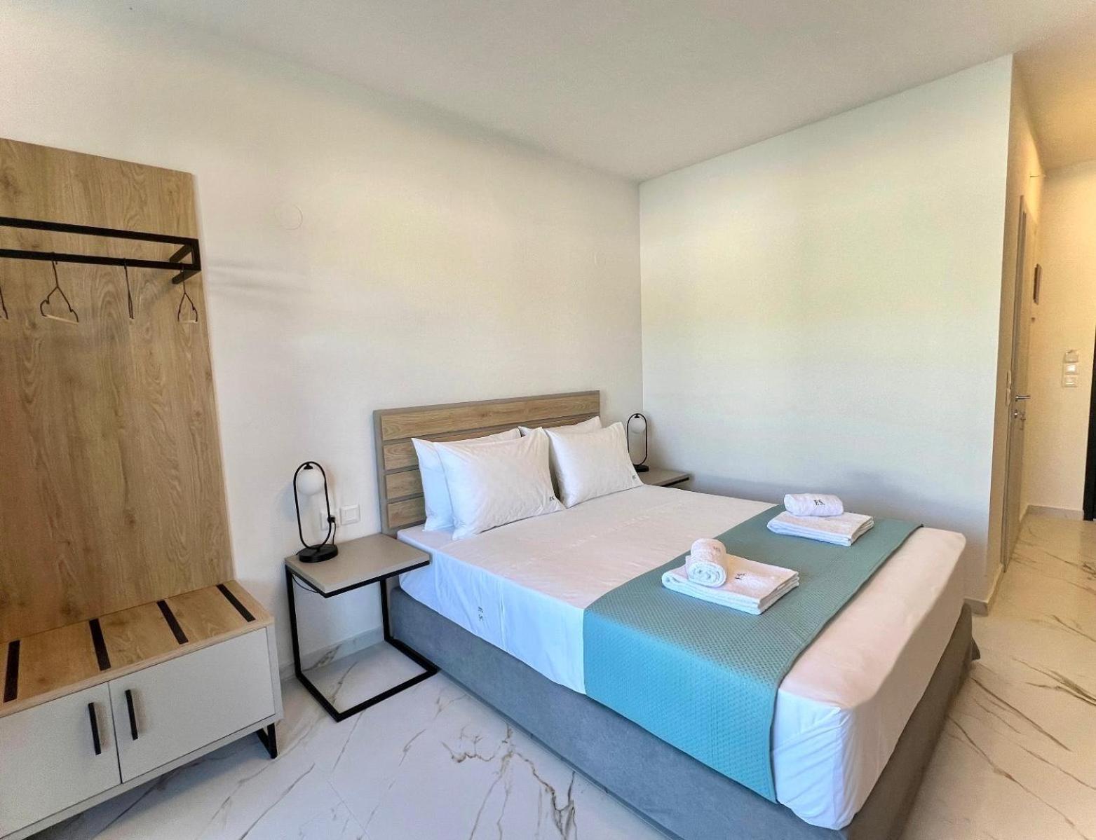 Four Shades Luxury Suites Сарти Экстерьер фото