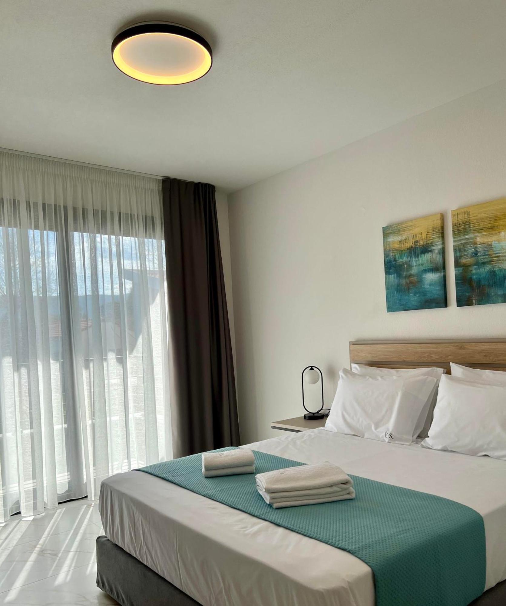 Four Shades Luxury Suites Сарти Экстерьер фото